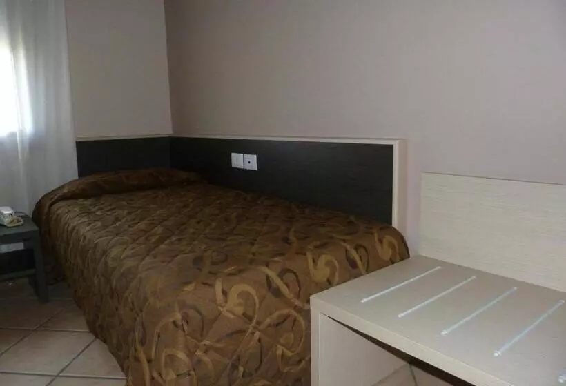 Quarto standart individual, Eden