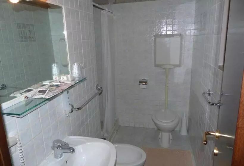Quarto Quádruplo Standard, Eden