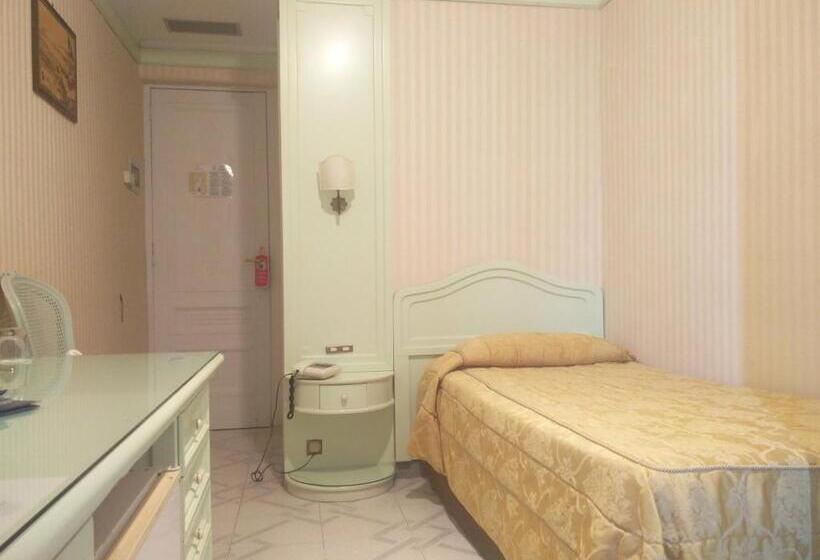 غرفة قياسية فردية, Grand Hotel Europa Palace