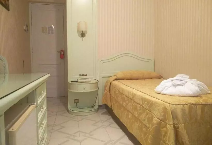 اتاق استاندارد یک نفره, Grand Hotel Europa Palace