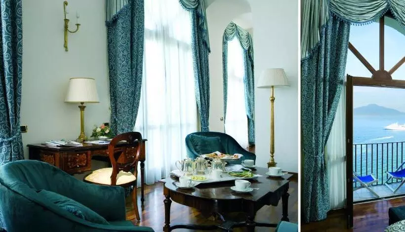 سوییت با چشم‌انداز دریا, Grand Hotel Europa Palace