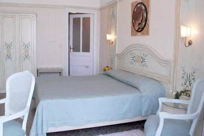 اتاق استاندارد با چشم‌انداز شهر, Grand Hotel Europa Palace