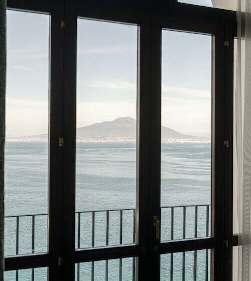 جناح مطلّ علي البحر, Grand Hotel Europa Palace