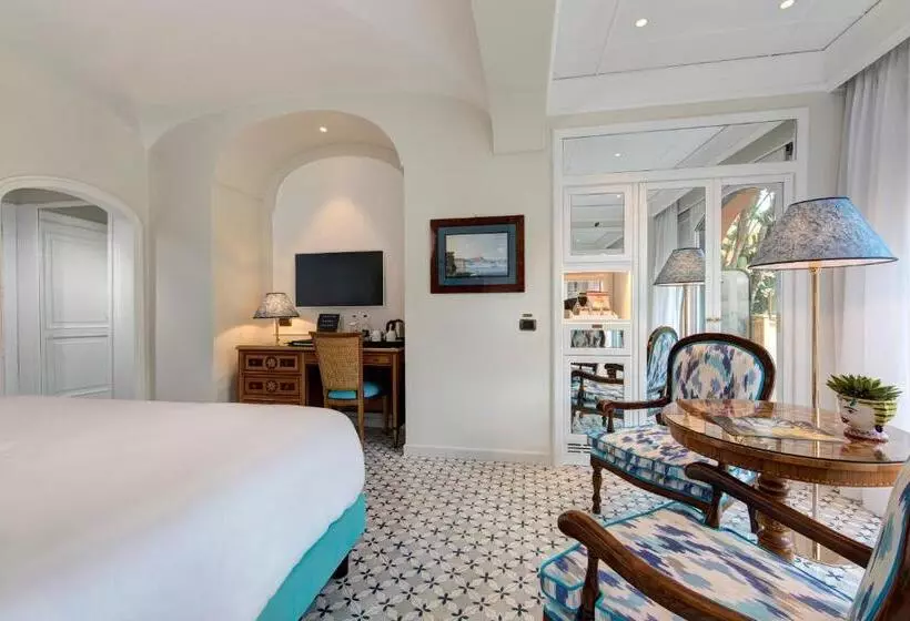 اتاق کلاسیک با چشم‌انداز شهر, Grand Hotel Royal