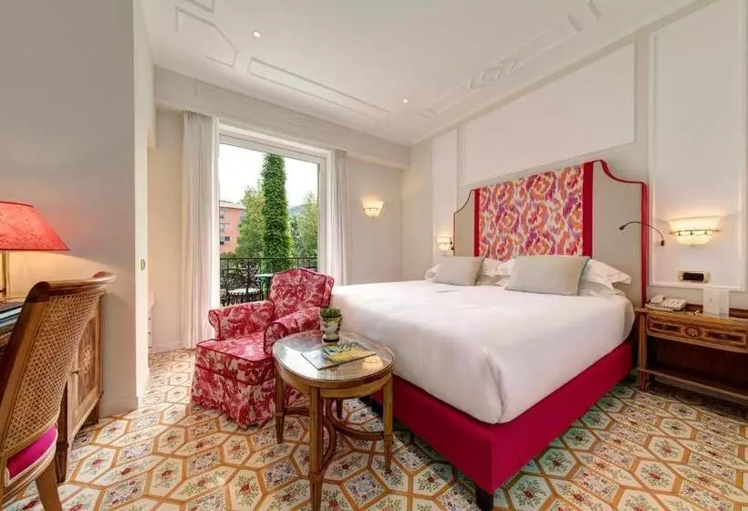 اتاق کلاسیک با چشم‌انداز شهر, Grand Hotel Royal