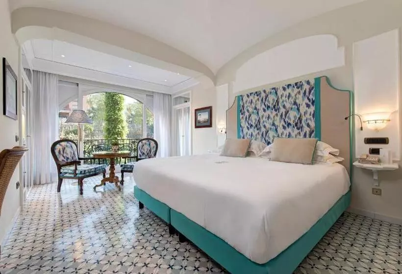 اتاق کلاسیک با چشم‌انداز شهر, Grand Hotel Royal