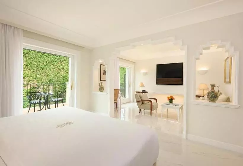 سوییت لوکس, Grand Hotel Royal