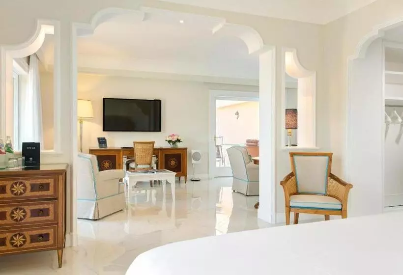 سوییت با چشم‌انداز دریا, Grand Hotel Royal