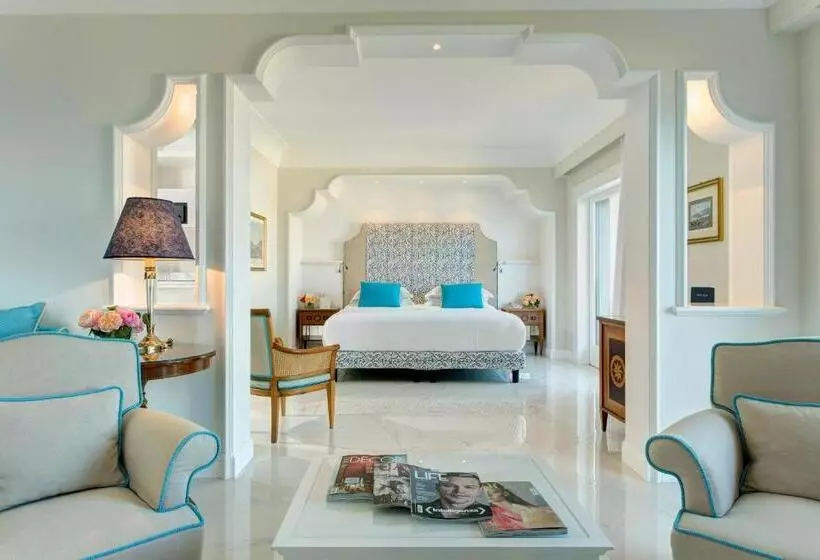 سوییت با چشم‌انداز دریا, Grand Hotel Royal
