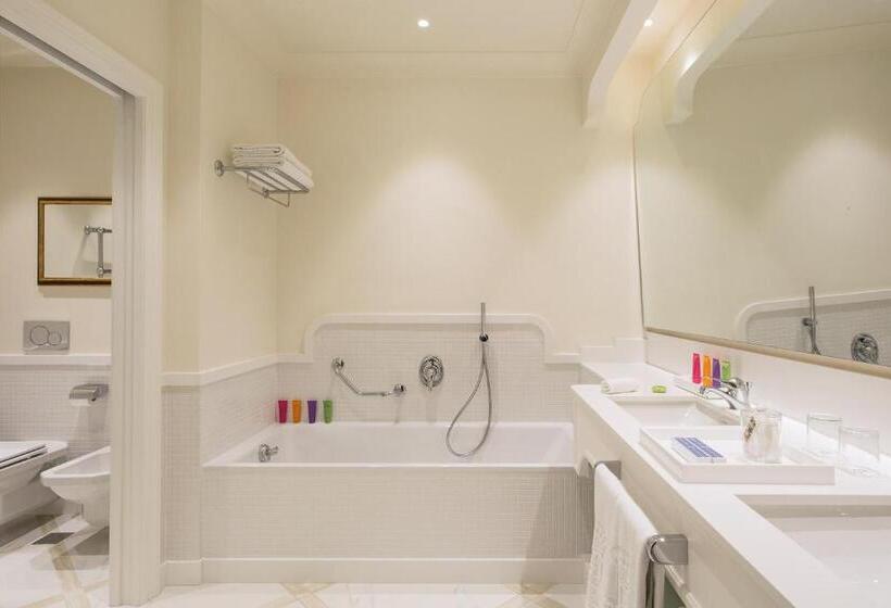 סוויטת ג'וניור מלכותית, Grand Hotel Royal