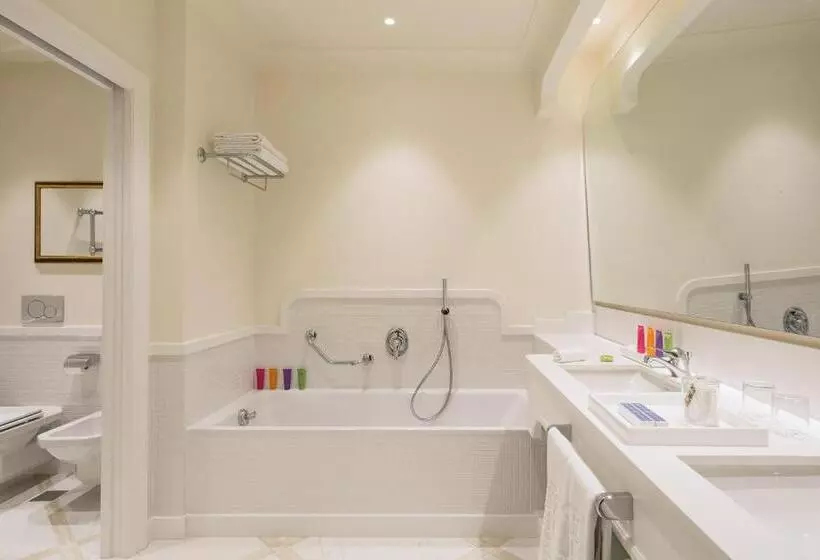 سوئیت جونیور رویال, Grand Hotel Royal