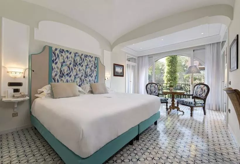 اتاق کلاسیک با چشم‌انداز شهر, Grand Hotel Royal
