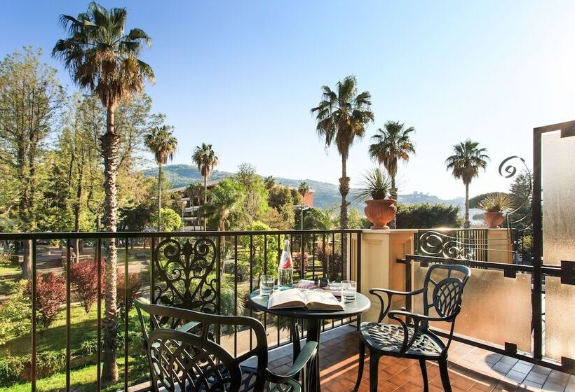 סוויטת ג'וניור סופריור, Grand Hotel Royal