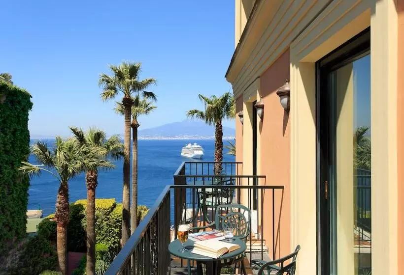 سوییت لوکس, Grand Hotel Royal