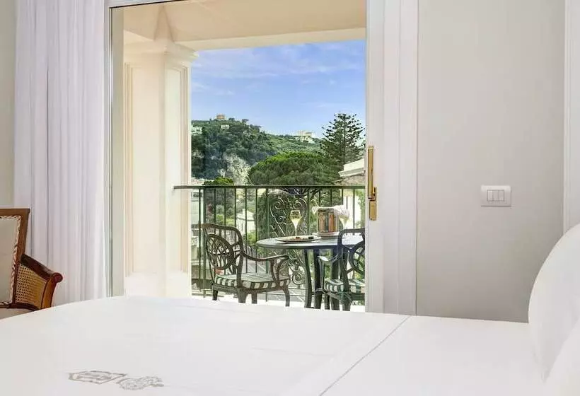 سوییت لوکس, Grand Hotel Royal