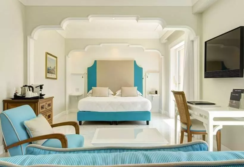 سوییت با چشم‌انداز دریا, Grand Hotel Royal