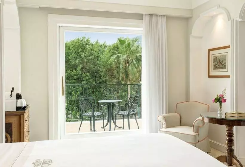 اتاق لوکس با چشم‌انداز شهر, Grand Hotel Royal