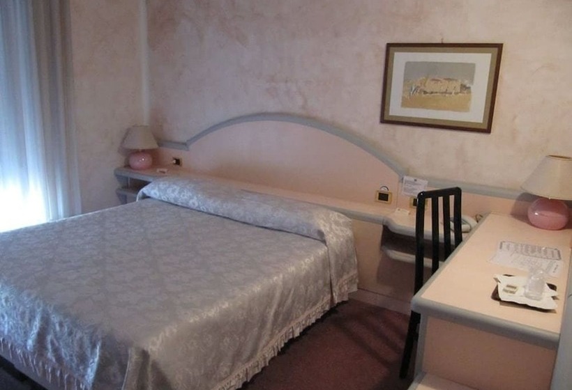 غرفة قياسية, Grazia Deledda