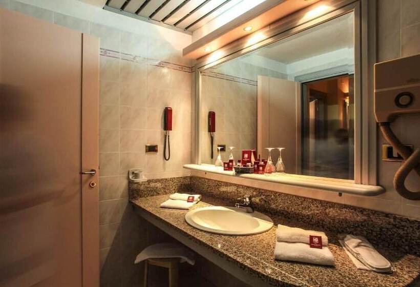 غرفة قياسية فردية, Grazia Deledda