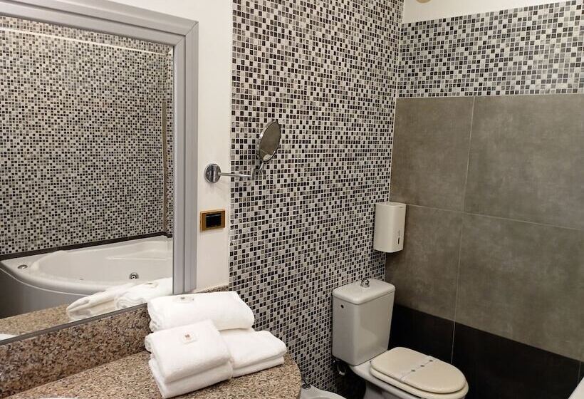 جناح, Grazia Deledda