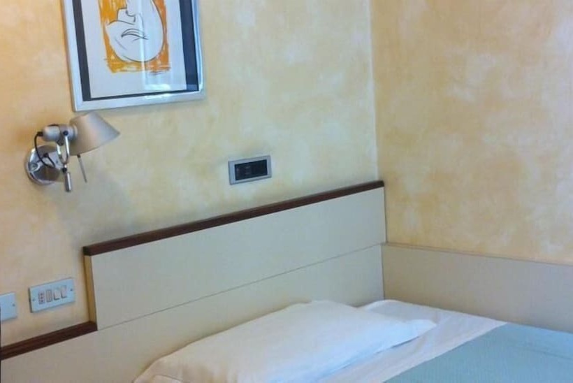 غرفة قياسية فردية, Le Petit