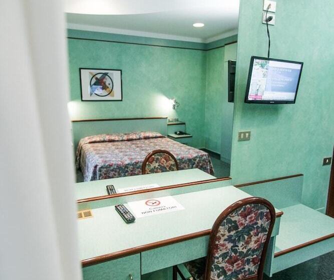 غرفة قياسية ثلاثية, Le Petit