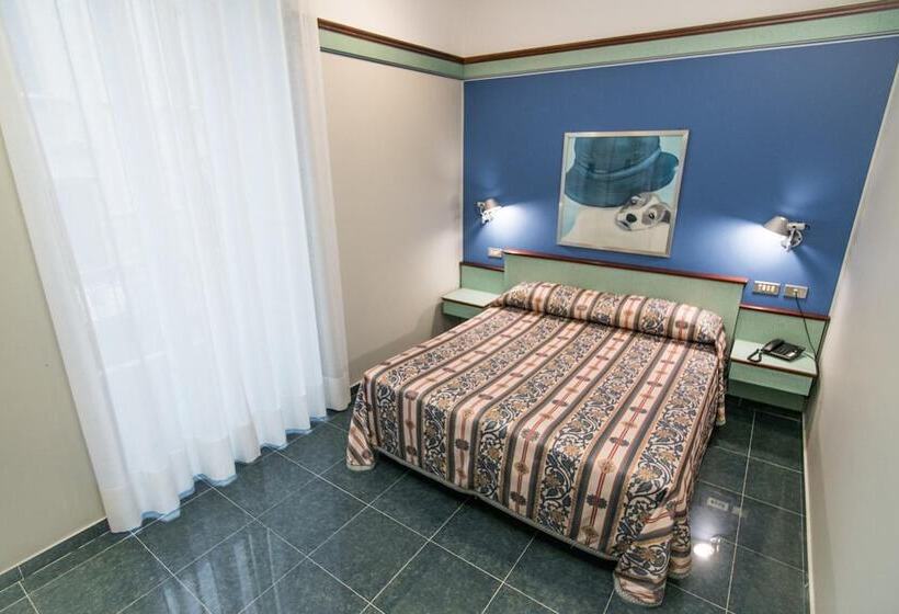 غرفة إقتصادية, Le Petit