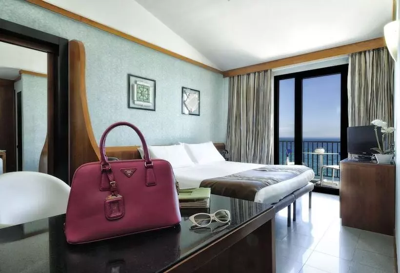 Camera Standard Vista Mare, Mare