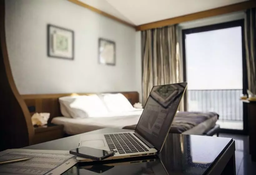 Camera Tripla Standard Vista Mare, Mare