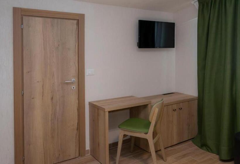 4인용 스탠다드 룸, Petit Palais