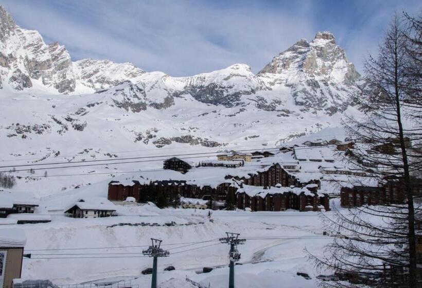 주니어 스위트, Petit Palais