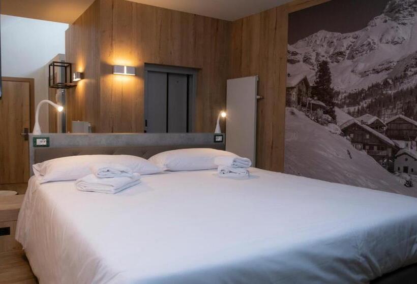 주니어 스위트, Petit Palais