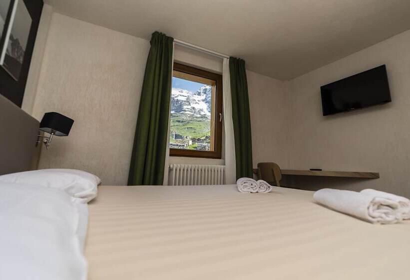 수피리어 룸 산전망, Petit Palais