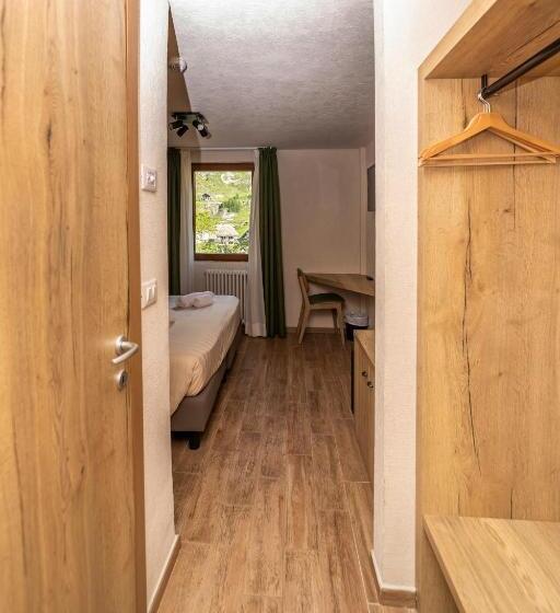 수피리어 룸 산전망, Petit Palais