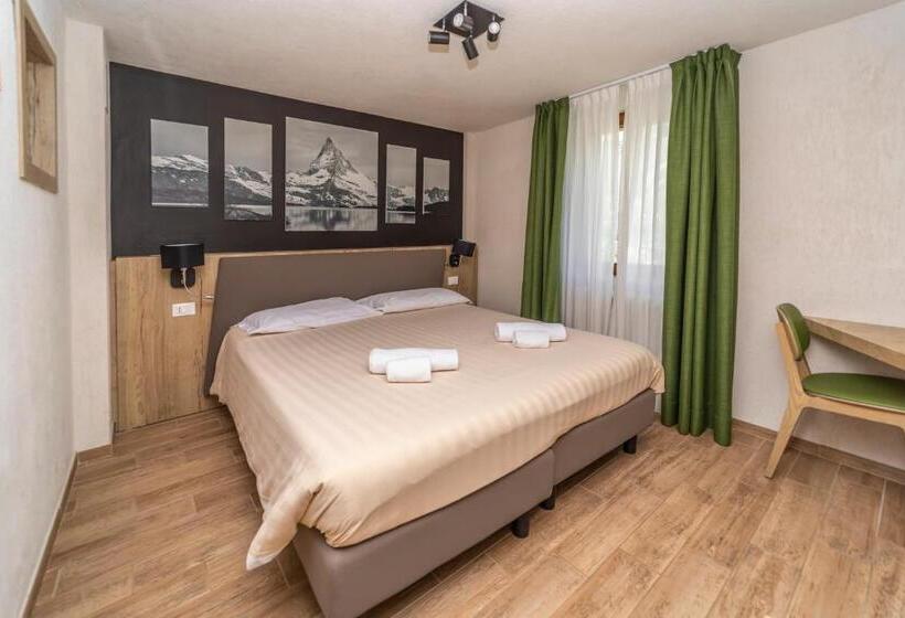 수피리어 룸 산전망, Petit Palais