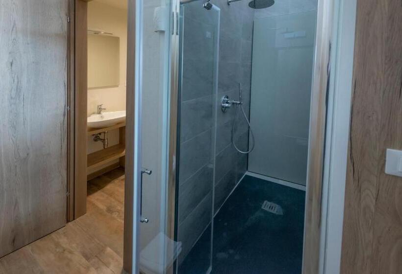 주니어 스위트, Petit Palais