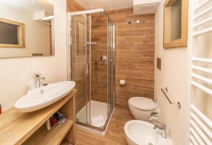 주니어 스위트, Petit Palais