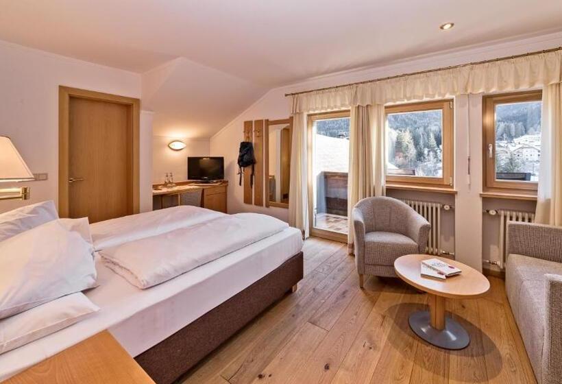 Habitación Comfort con Balcón, Post  Olangcard Included