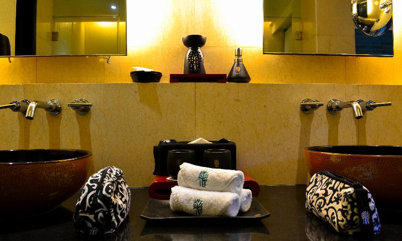 جناح, Principi Di Piemonte | Una Esperienze