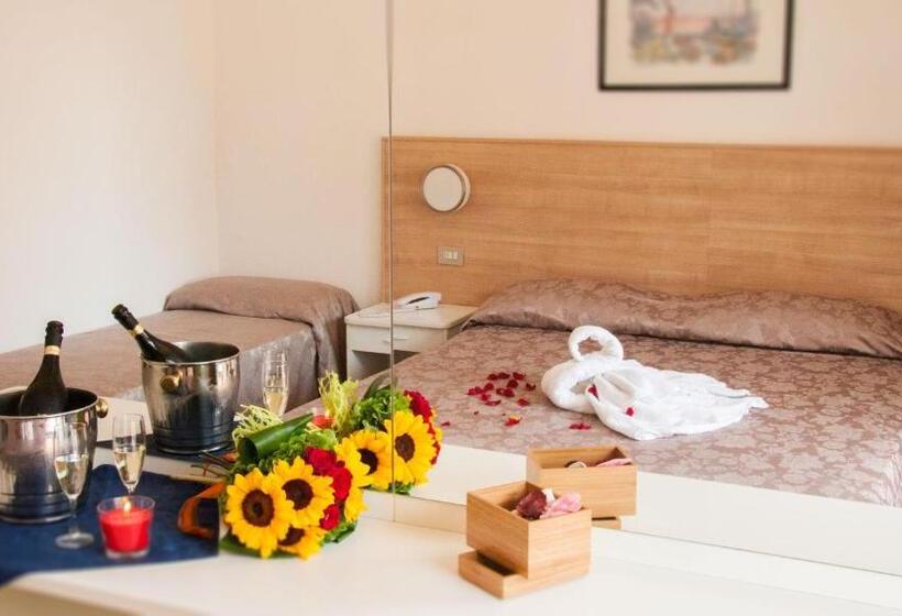 חדר סטנדרט לשלושה, Raffaello