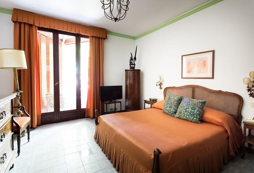 חדר סופריור, Residenza D'epoca Albergo Quattro Fontane
