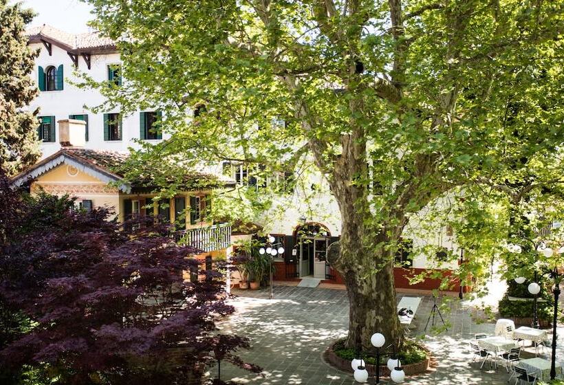 חדר סטנדרט לשלושה, Residenza D'epoca Albergo Quattro Fontane