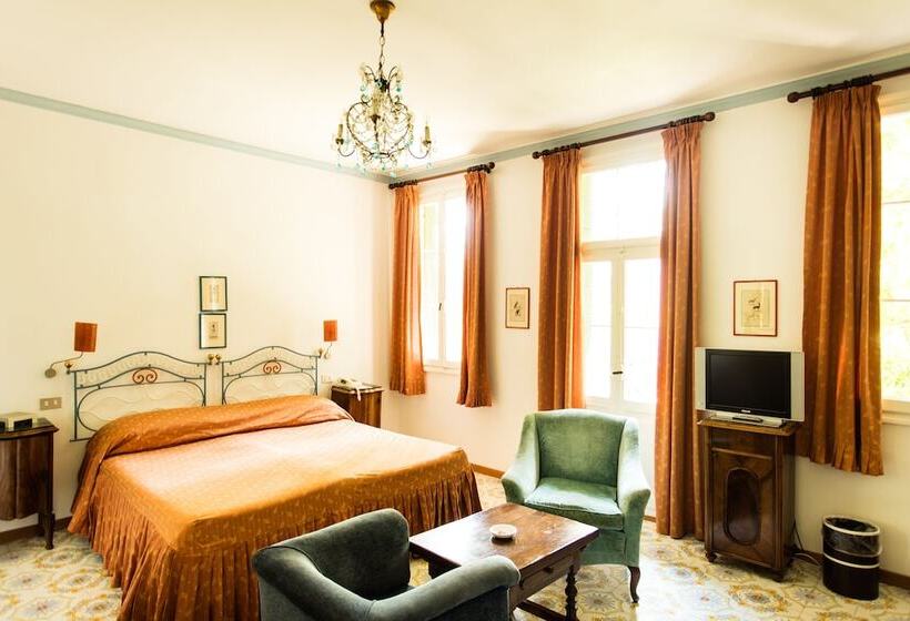 غرفة قياسية ثلاثية, Residenza D'epoca Albergo Quattro Fontane