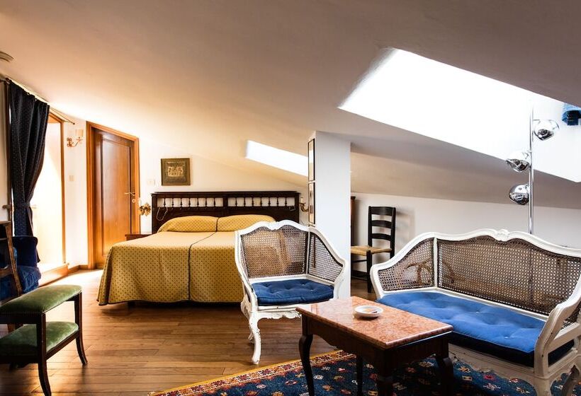 غرفة قياسية ثلاثية, Residenza D'epoca Albergo Quattro Fontane