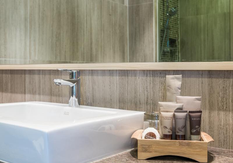 디럭스 룸, Savoy Homann