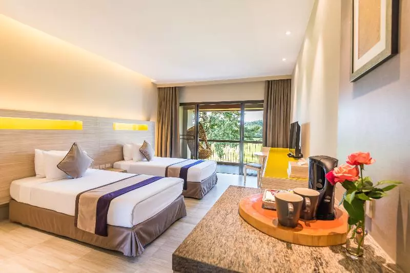 Quarto Deluxe, Savoy Homann