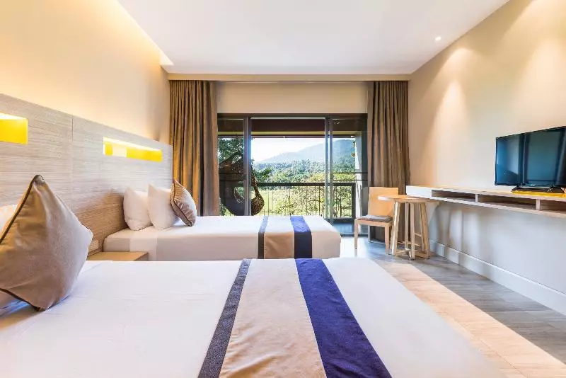Quarto Deluxe, Savoy Homann