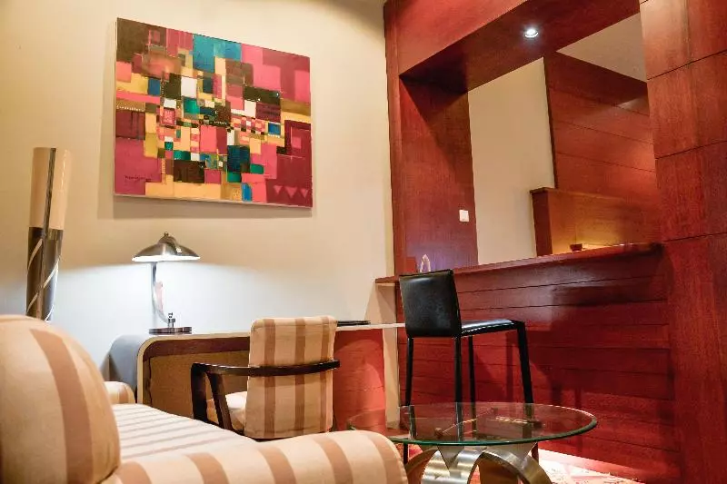 Quarto Executivo, Savoy Homann