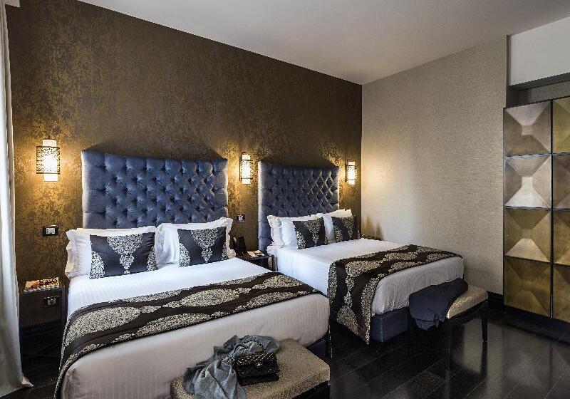 Suite, The Venice Times