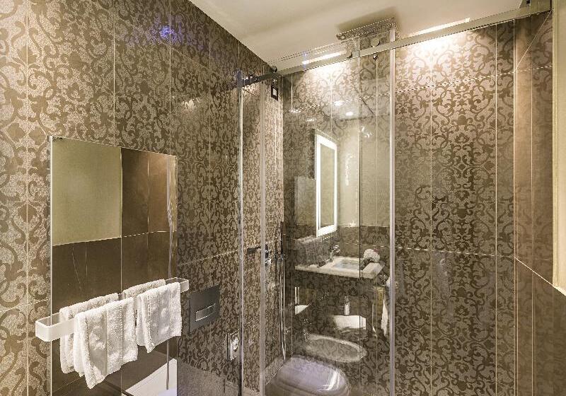 Suite, The Venice Times